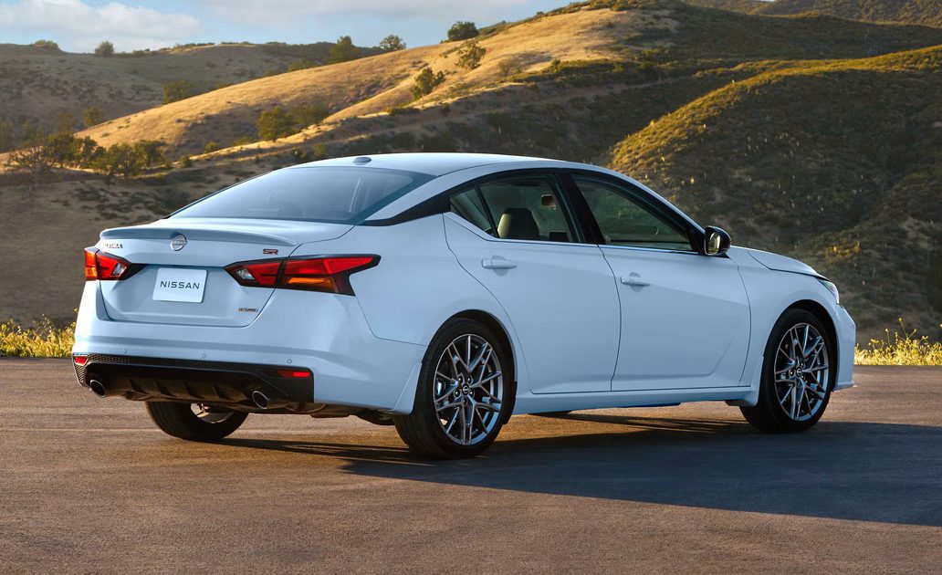 2024 nissan altima rear