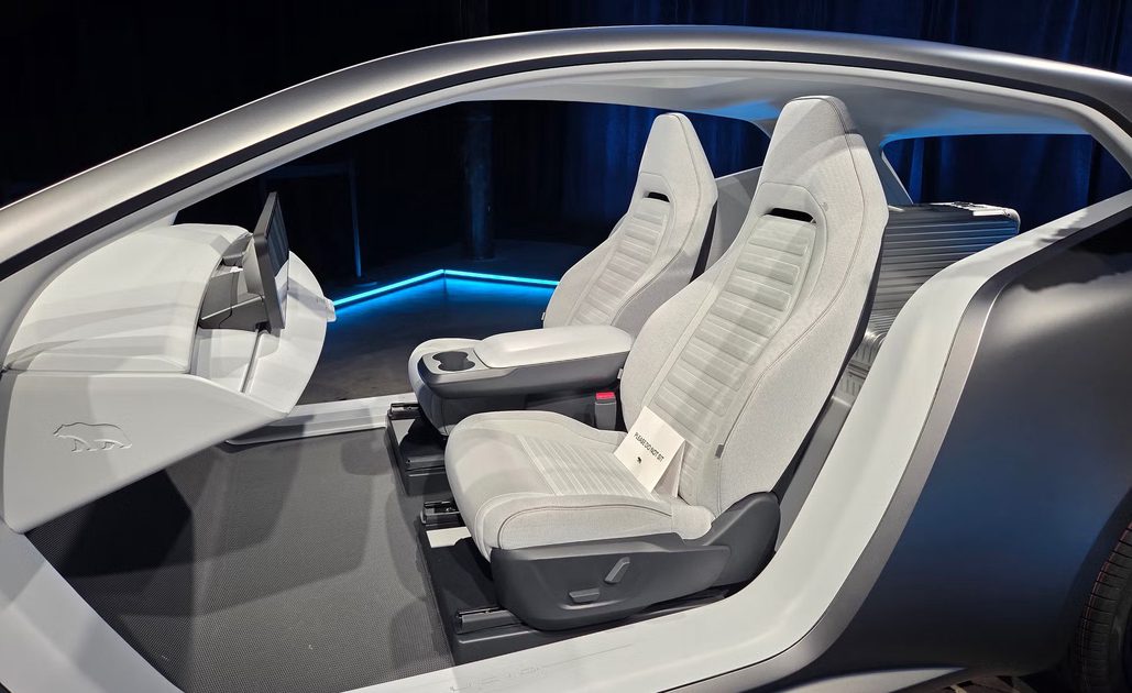 lucid lunar concept