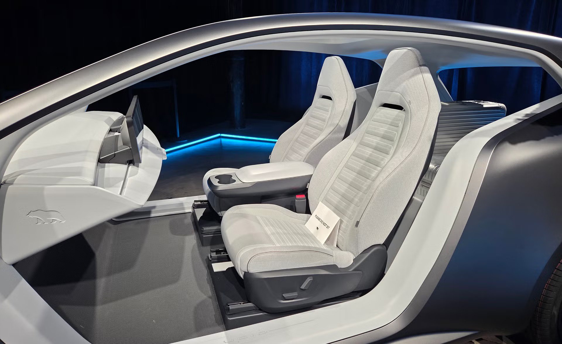 lucid lunar concept